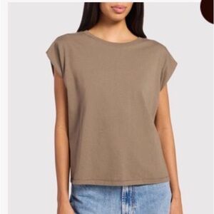 Nuuds muscle tee- Mocha. Size Sm
